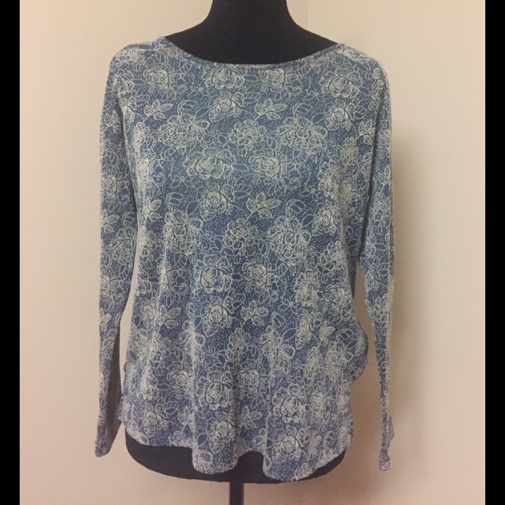 Laura Scott top